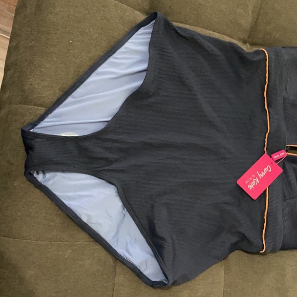 CURVY KATE
Poolside Non Wired Plunge Swimsuit - Picture 3 of 6